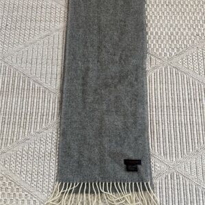 Elegant Gray Wool Scarf with Fringe